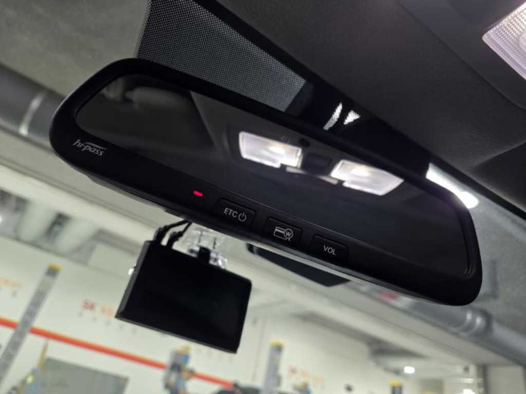 HYUNDAI Venue - Vista 5