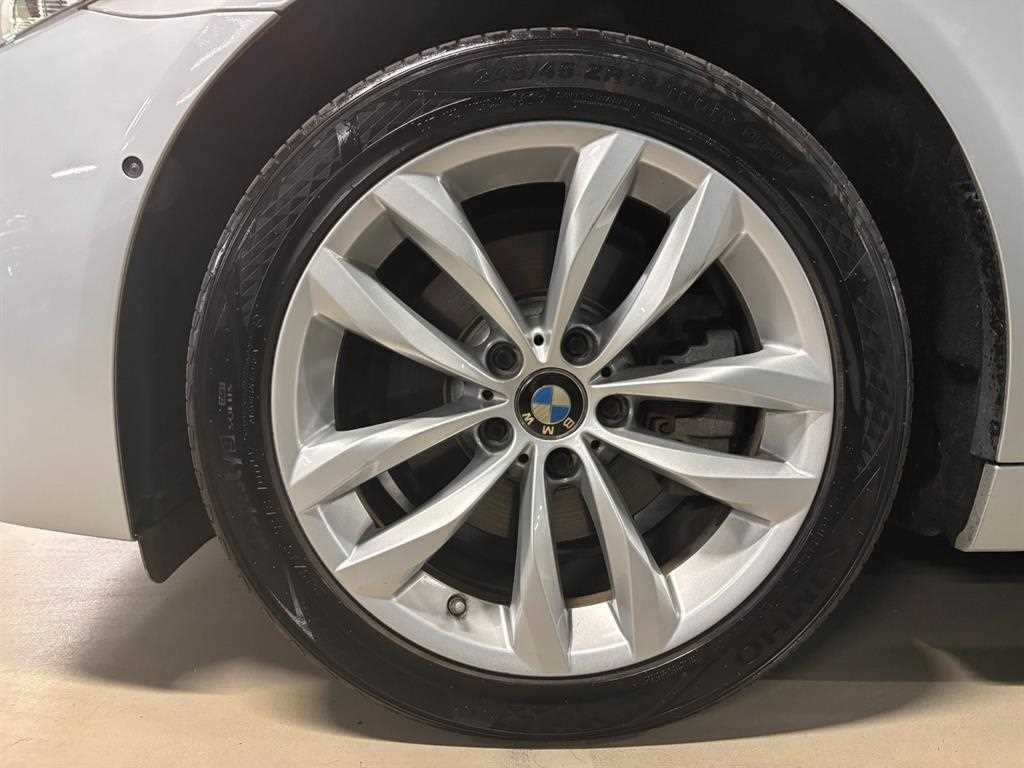 BMW 5 Series - Vista 4