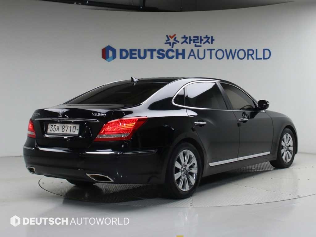 HYUNDAI Equus - Vista 2