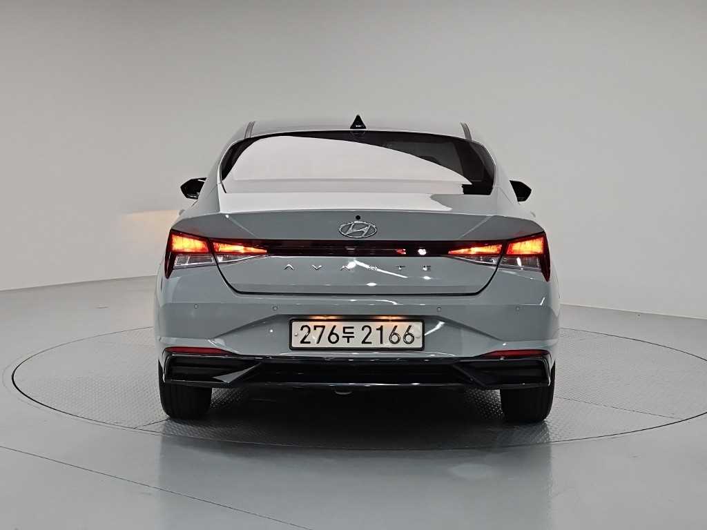 HYUNDAI Avante - Vista 3