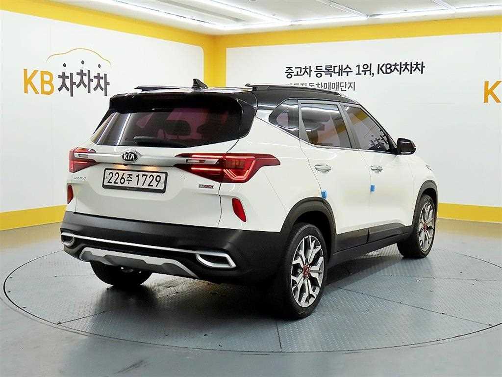 KIA Seltos - Vista 4