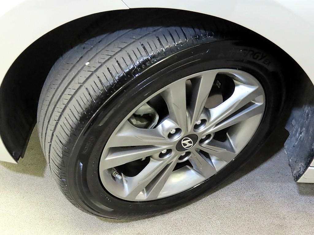 HYUNDAI Avante 2017 Plateado - Importación desde Corea - HF Imports Iquique - Foto 19