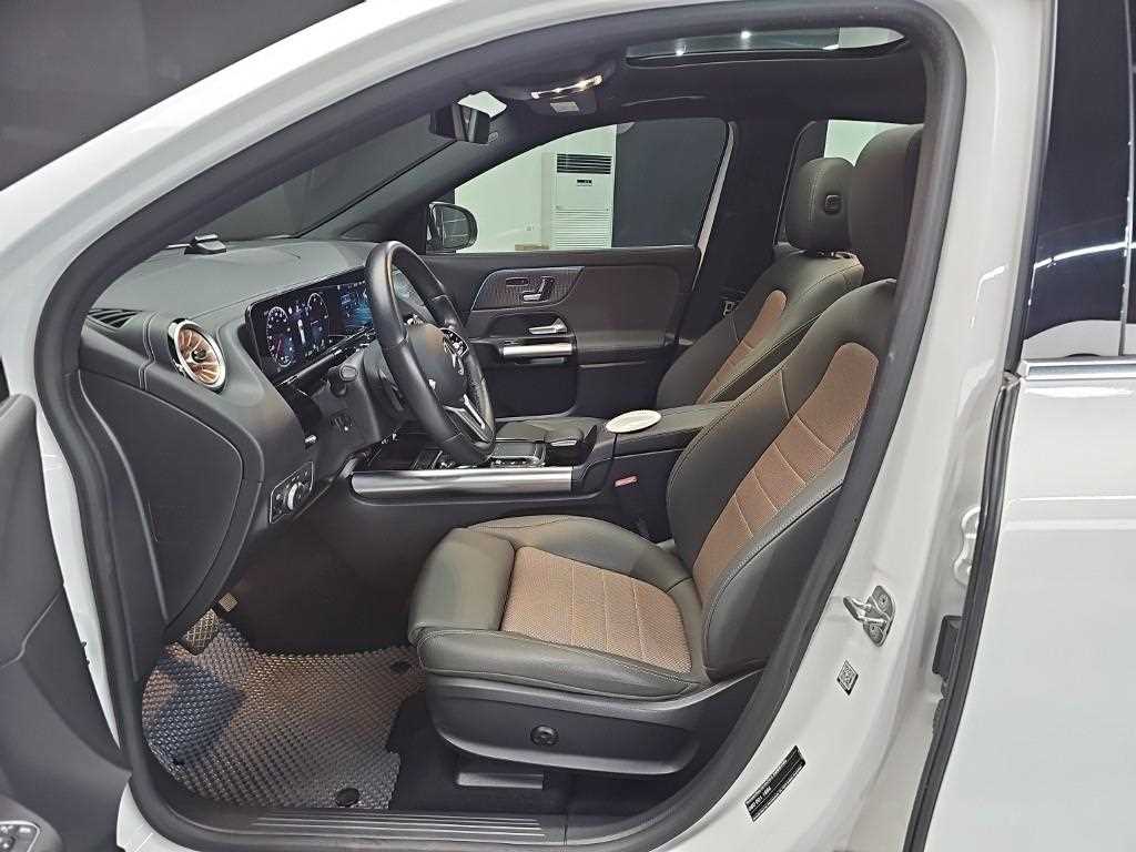 Mercedes Benz EQA - Vista 11