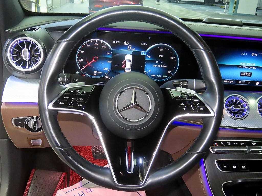 Mercedes Benz E class - Vista 8