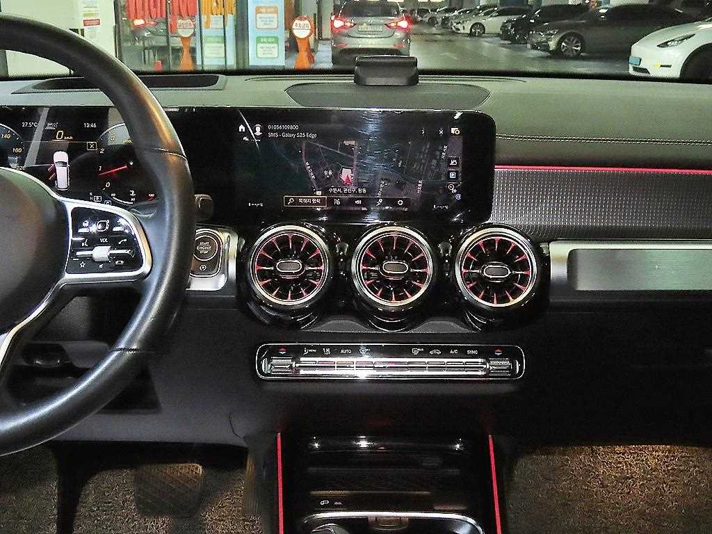 Mercedes Benz GLB Class - Vista 11