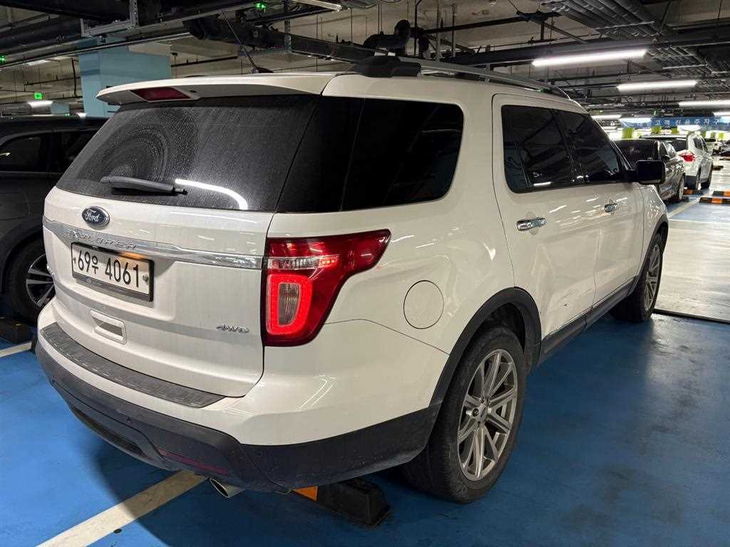Ford Explorer - Vista 3