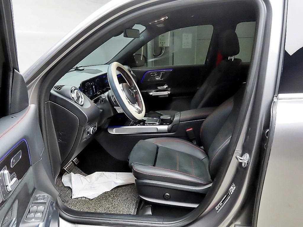 Mercedes Benz GLB Class - Vista 5