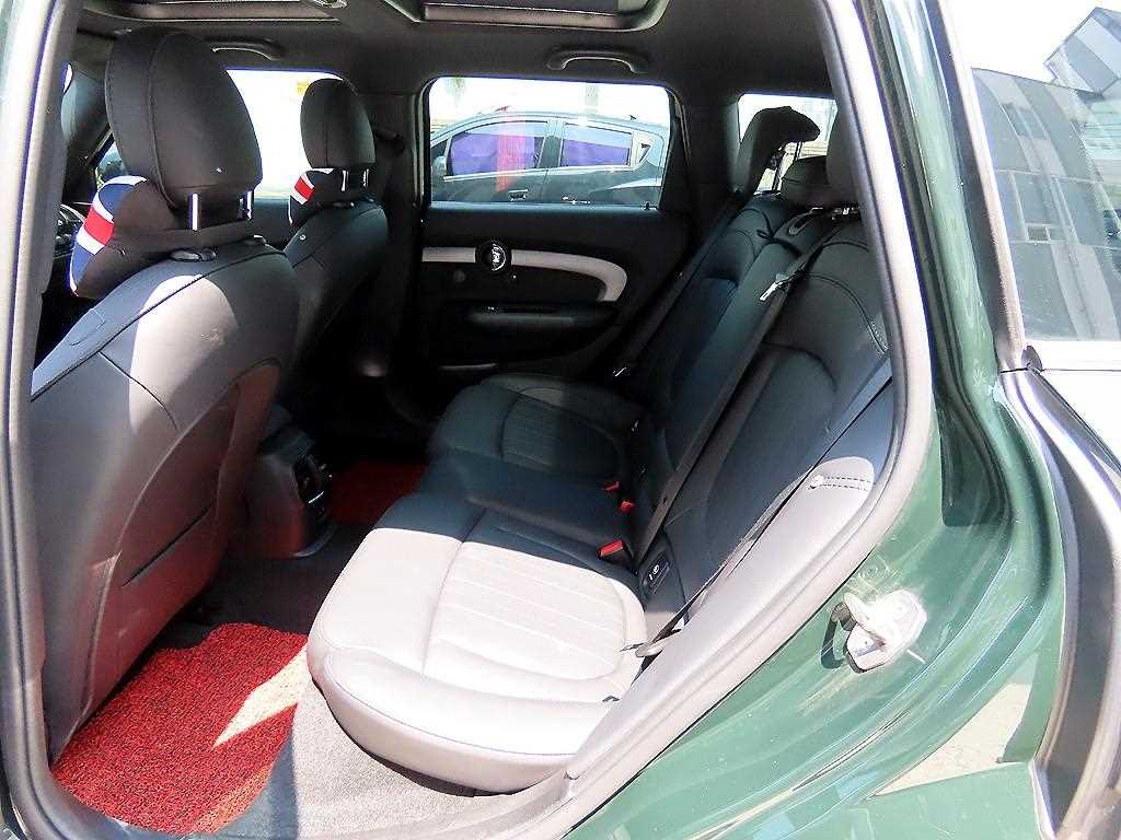 Mini Clubman - Vista 6