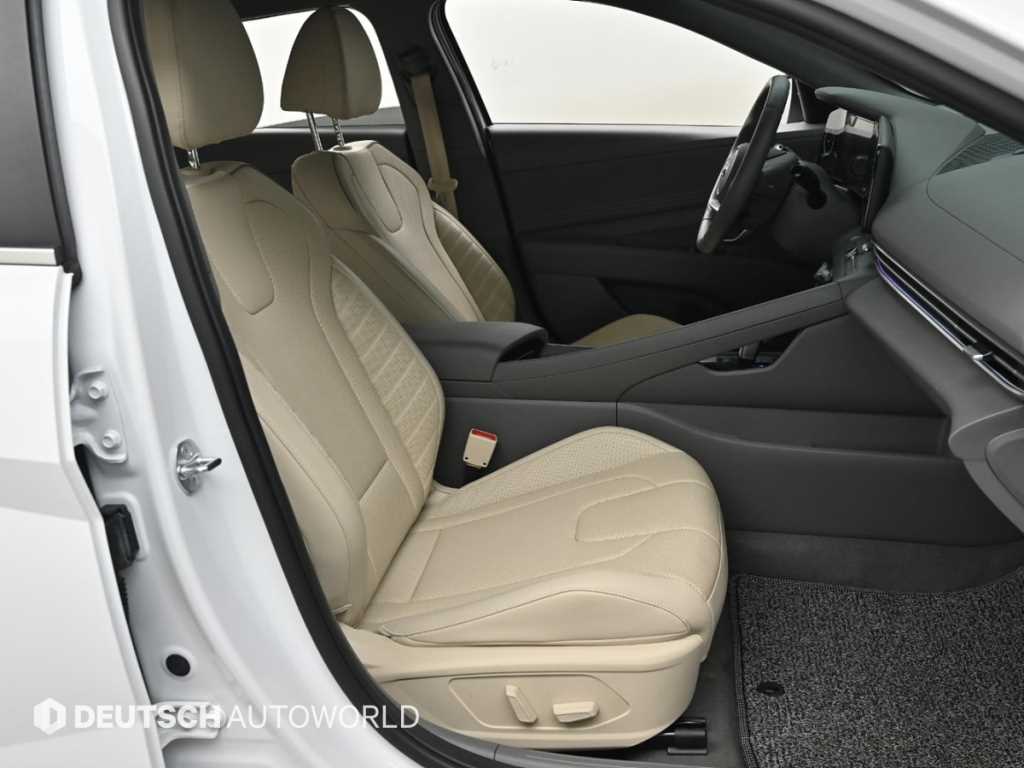 HYUNDAI Avante - Vista 10