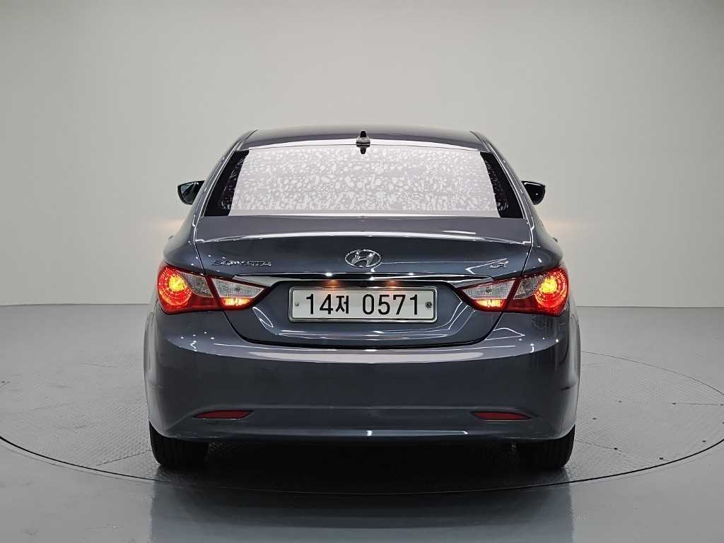 HYUNDAI Sonata - Vista 3