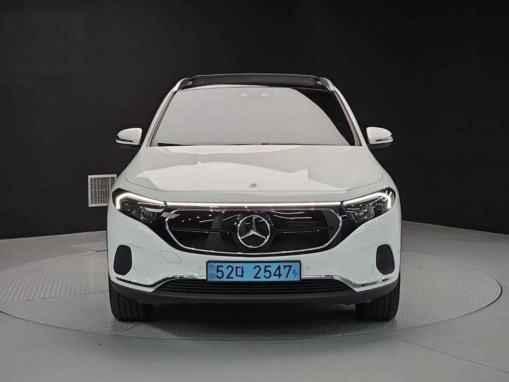 Mercedes Benz EQA - Vista 2