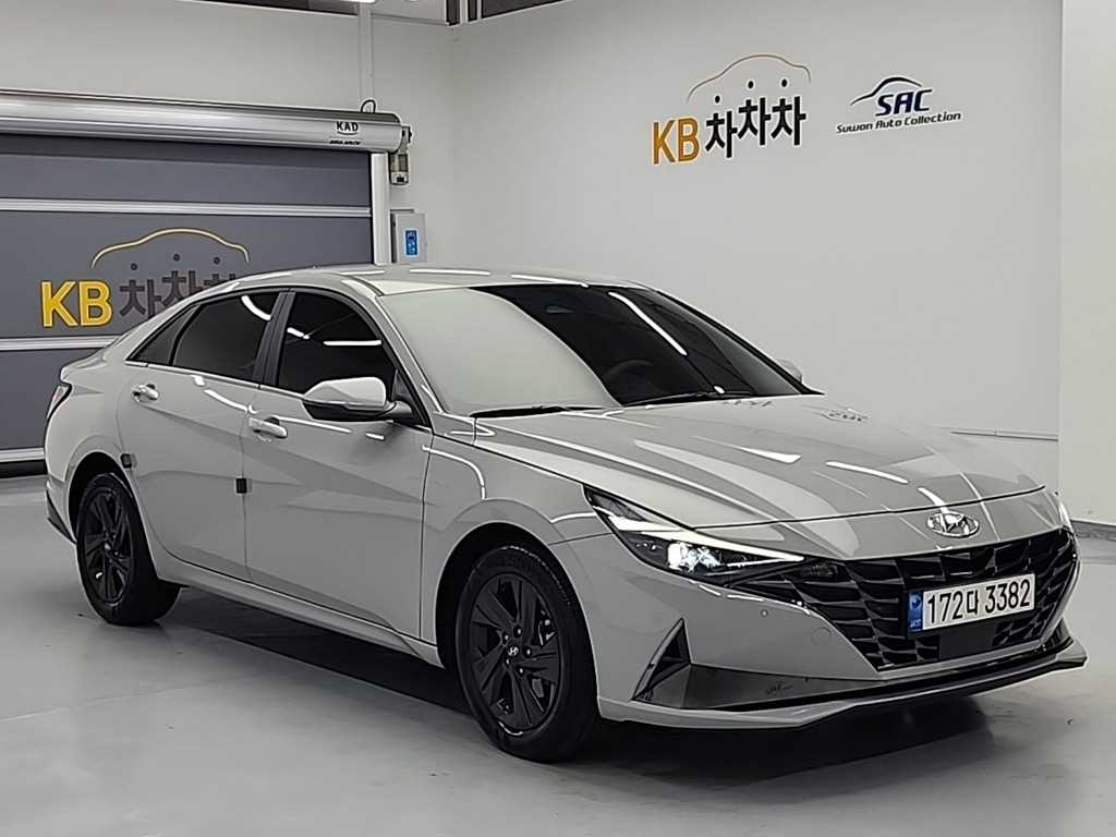 HYUNDAI Avante - Vista 4