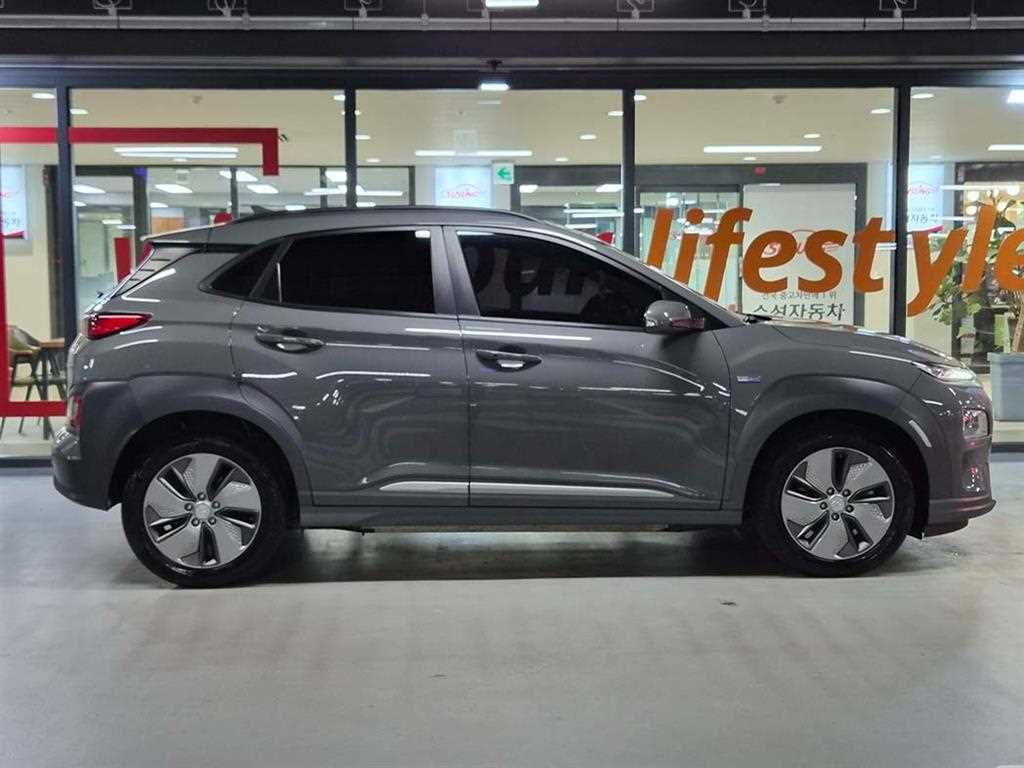 HYUNDAI Kona - Vista 3