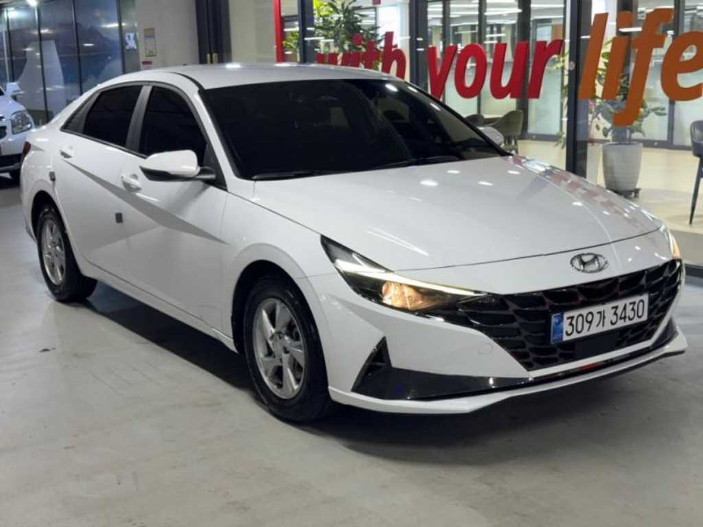 HYUNDAI Avante - Vista 2