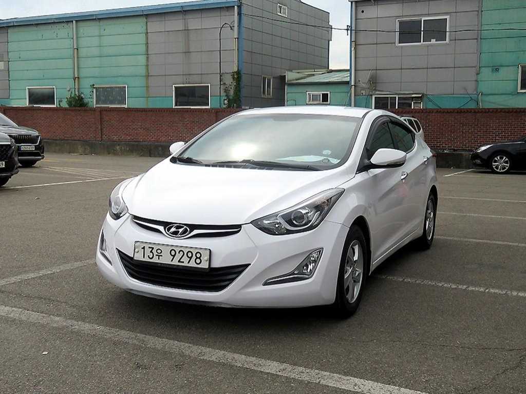 HYUNDAI Avante - Vista 2