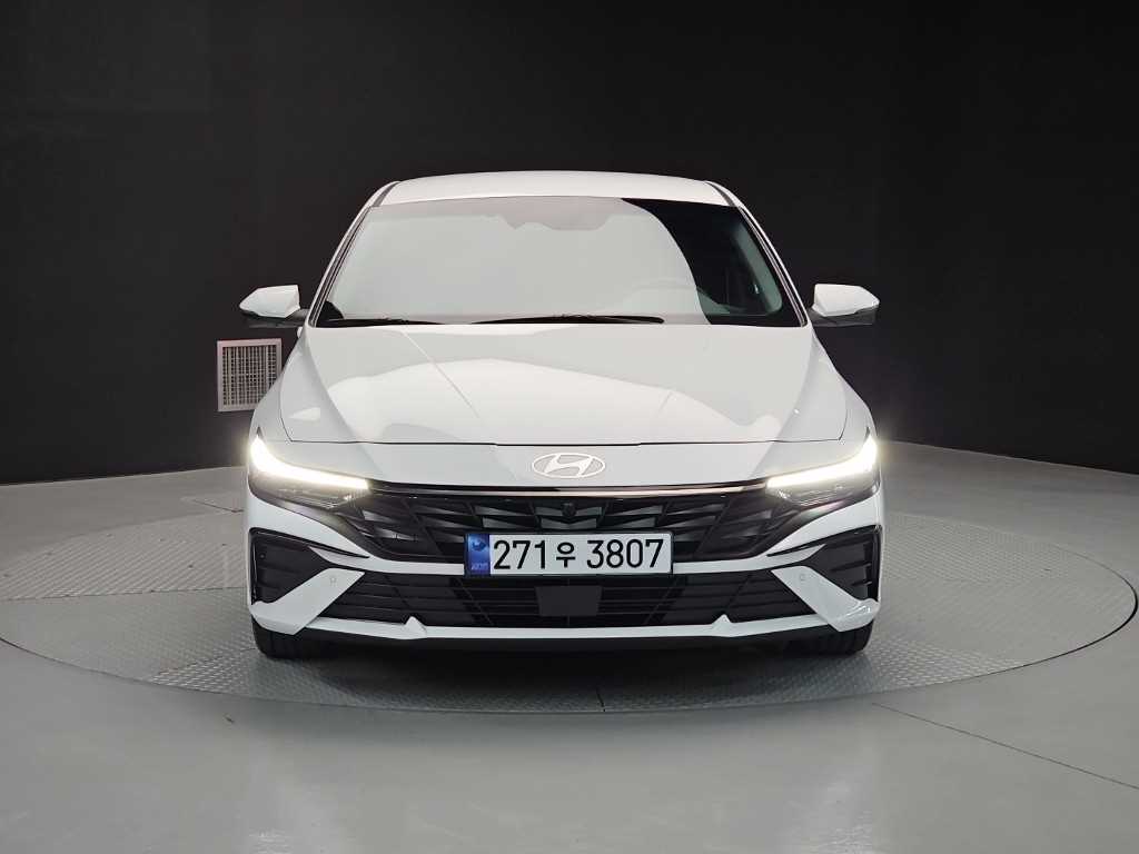HYUNDAI Avante - Vista 2