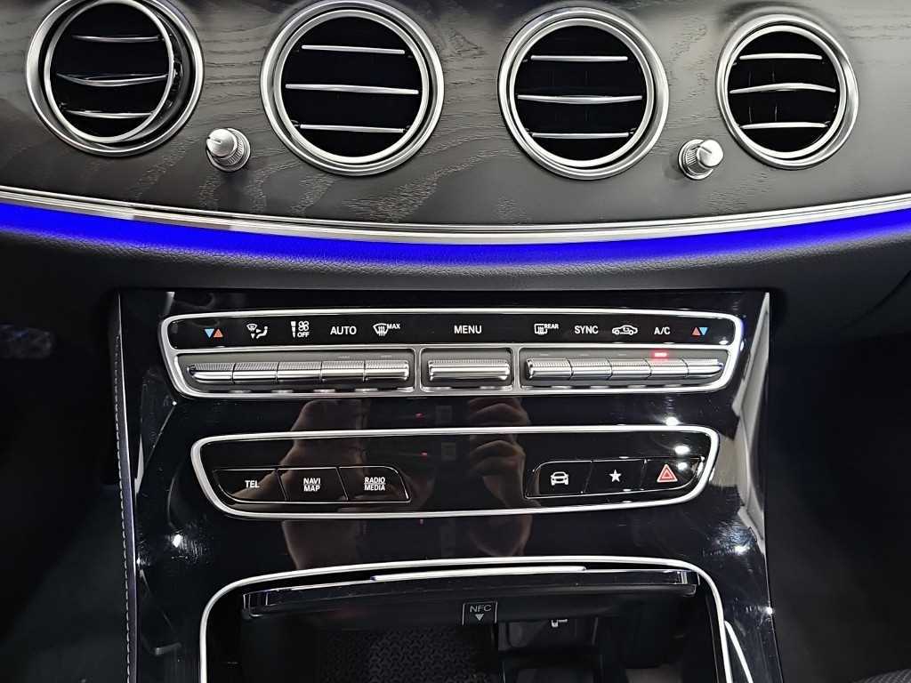 Mercedes Benz E class - Vista 10