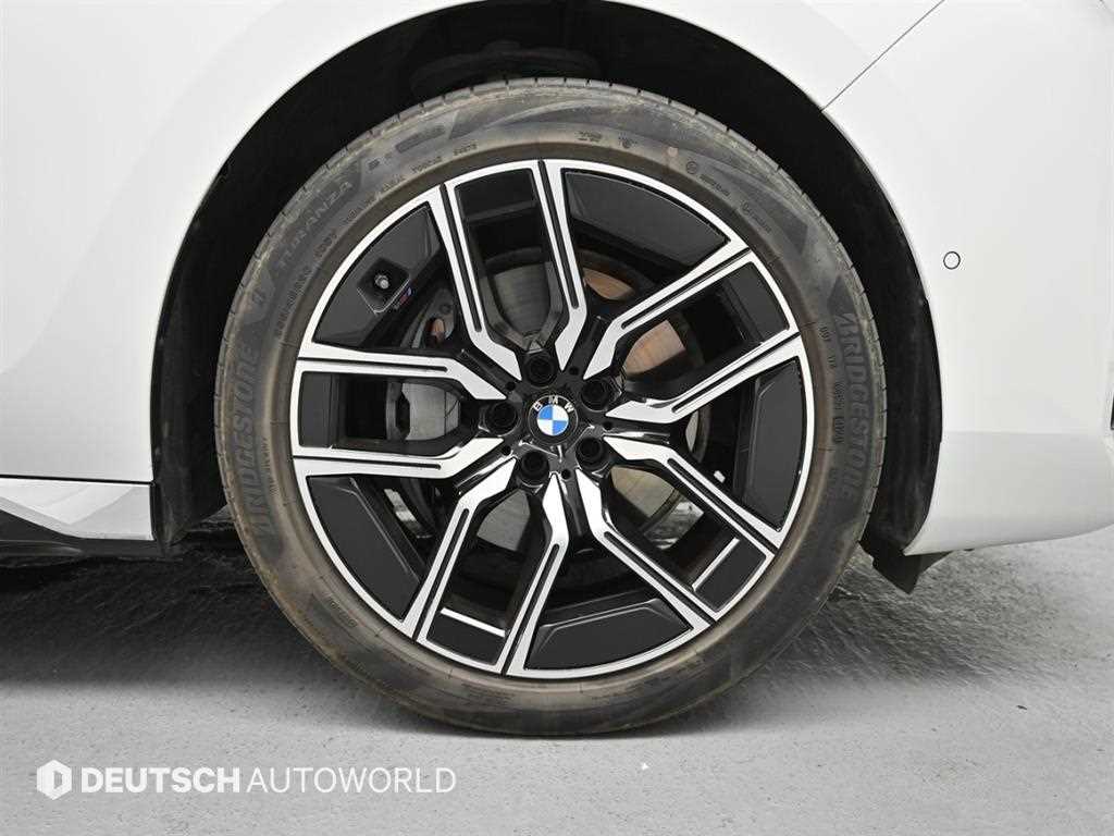 BMW 7 Series - Vista 5
