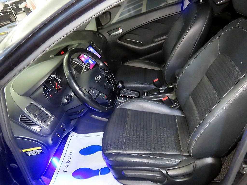 KIA K3 - Vista 6