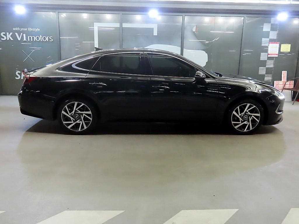 HYUNDAI Sonata - Vista 3