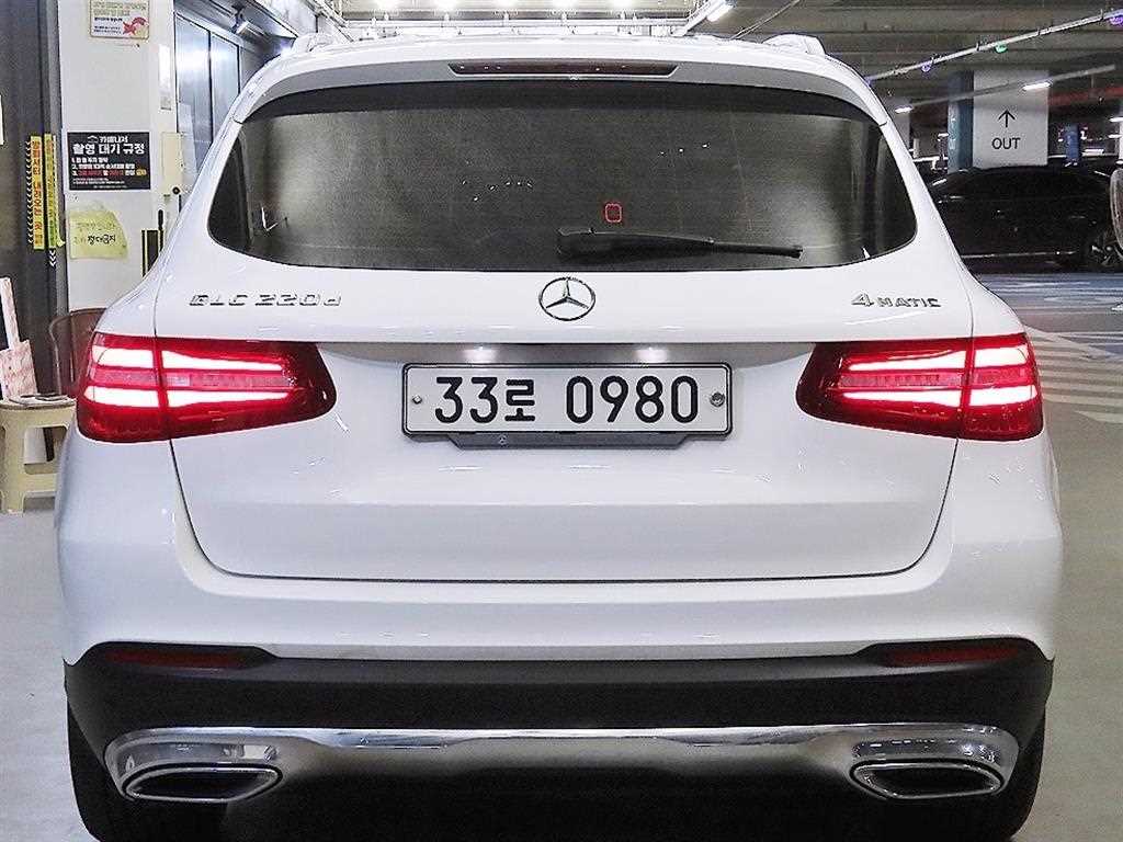 Mercedes Benz GLC Class - Vista 5