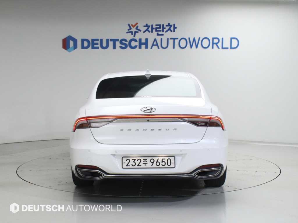 HYUNDAI Grandeur - Vista 4
