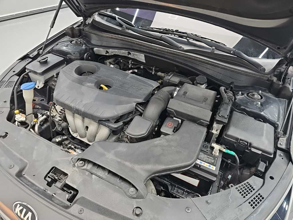 KIA K5 - Vista 5