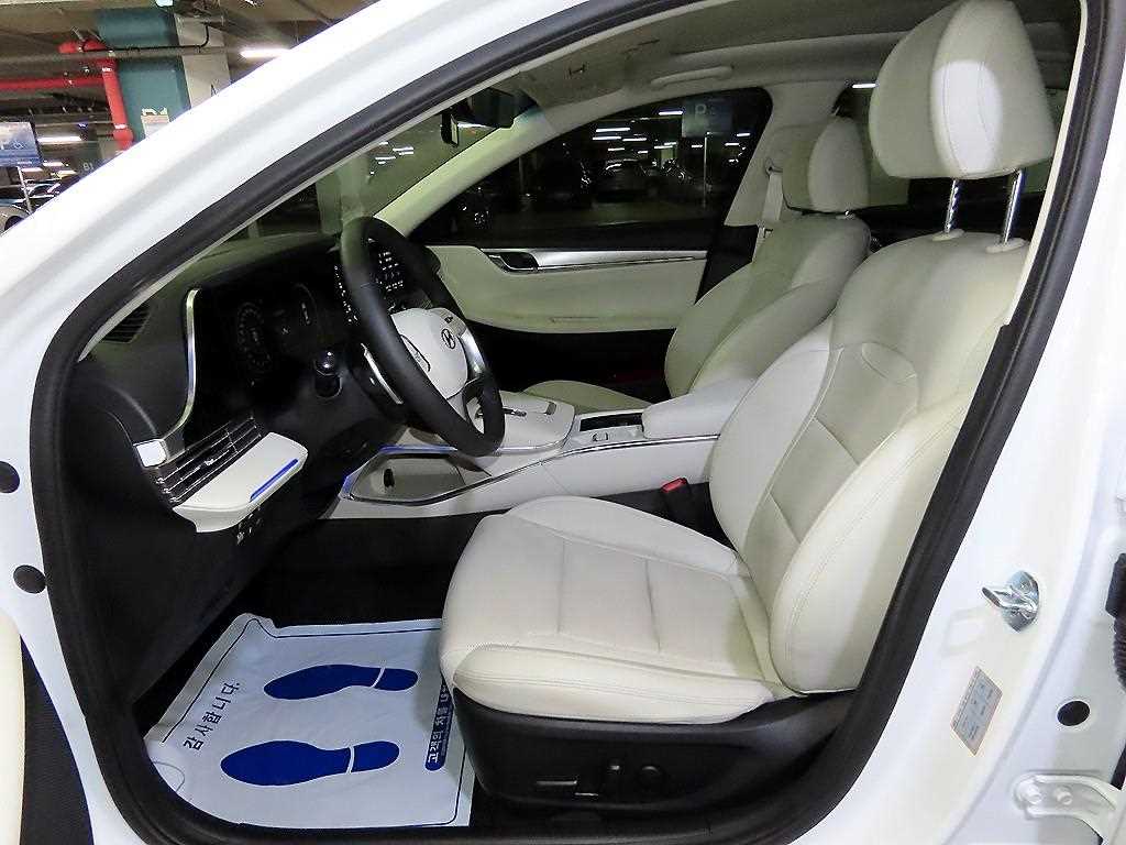 HYUNDAI Grandeur - Vista 6