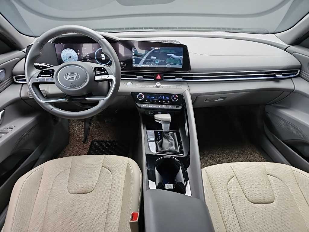 HYUNDAI Avante - Vista 7