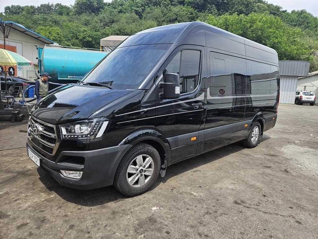 HYUNDAI Solati 2025 Negro - Importación desde Corea - HF Imports Iquique - Foto 1