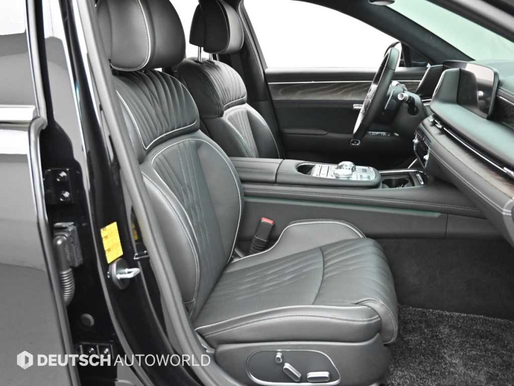 Genesis G90 - Vista 10