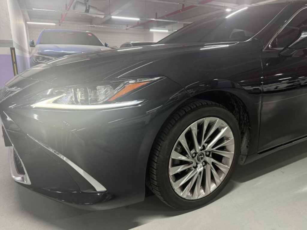 Lexus ES - Vista 3
