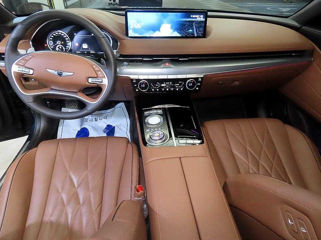 Genesis G80 - Vista 10