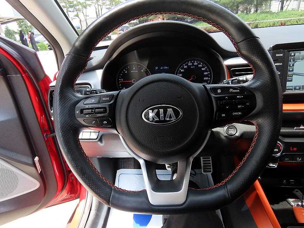 KIA Stonic - Vista 8