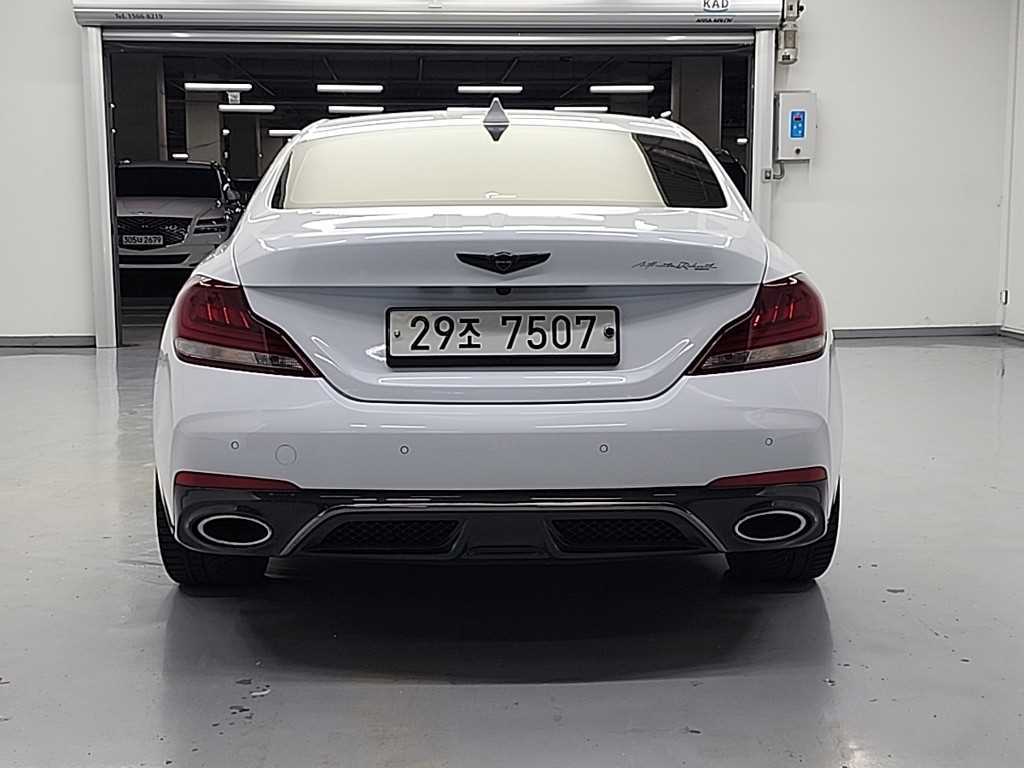 Genesis G70 - Vista 3