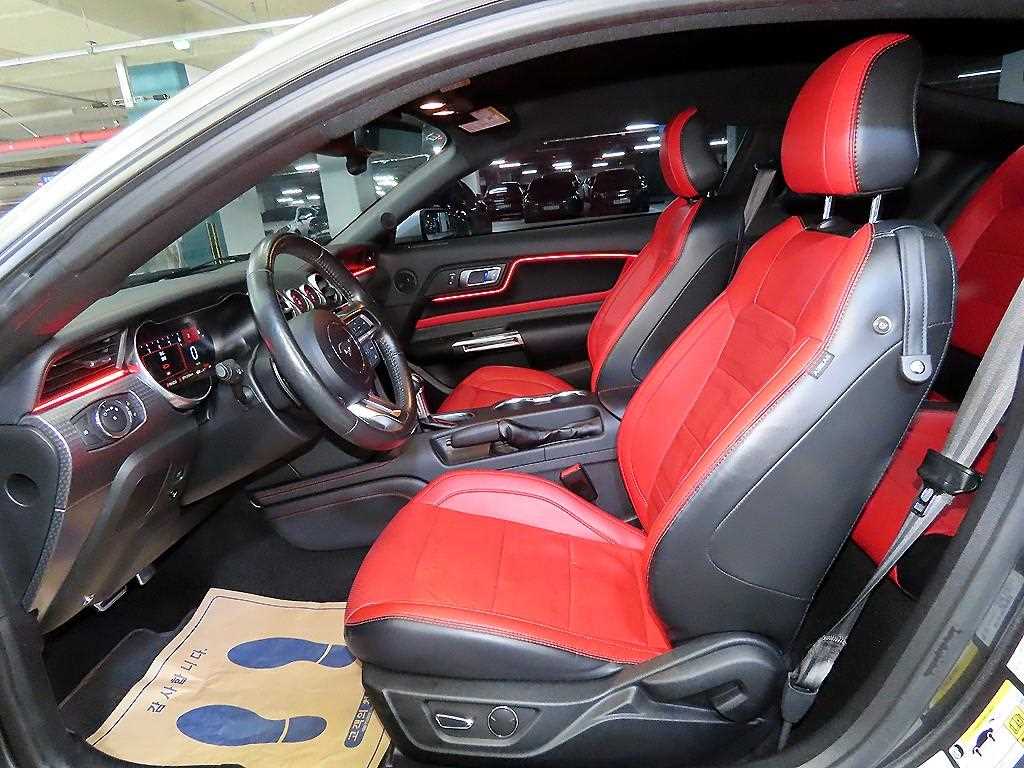 Ford Mustang - Vista 6