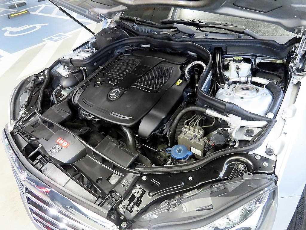 Mercedes Benz E class 2014 Gris - Importación desde Corea - HF Imports Iquique - Foto 19