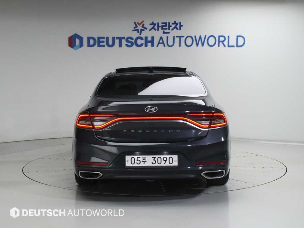 HYUNDAI Grandeur - Vista 4