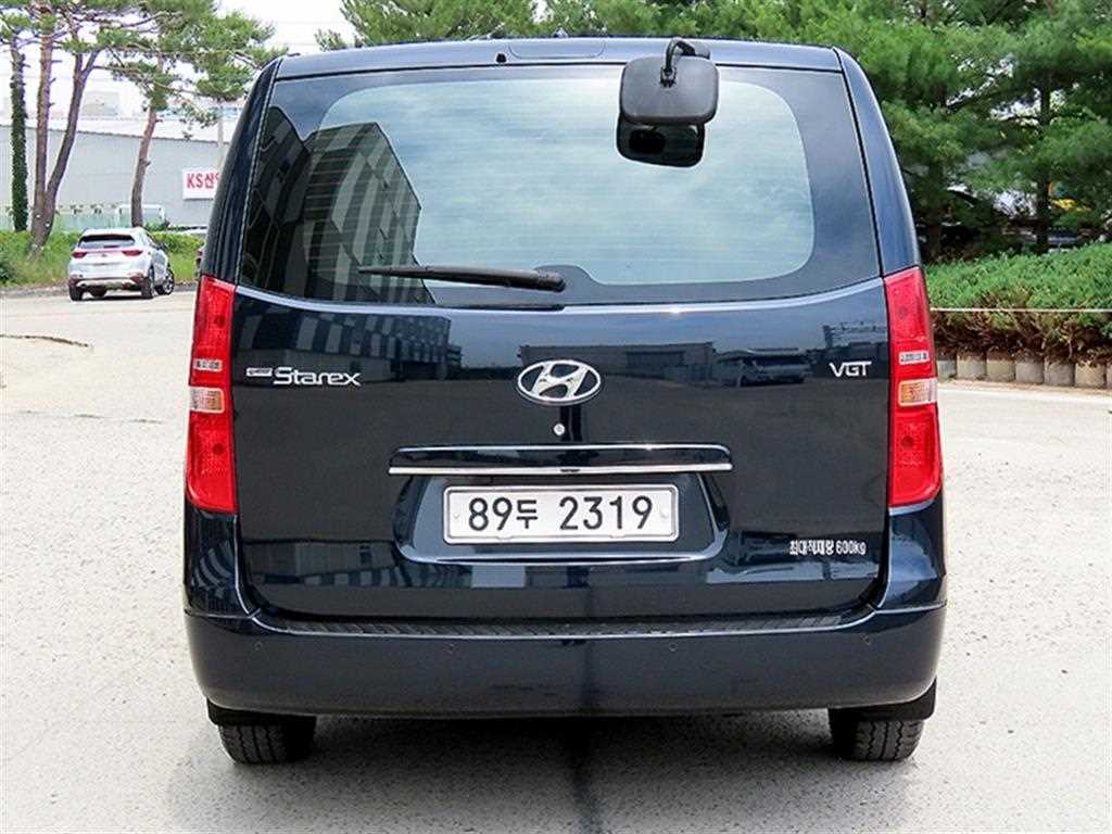 HYUNDAI Starex - Vista 4