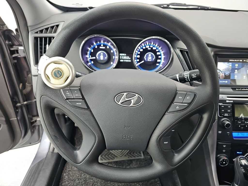 HYUNDAI Sonata - Vista 9