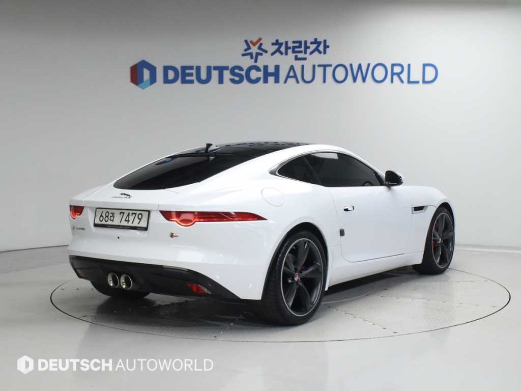 Jaguar F-TYPE - Vista 2