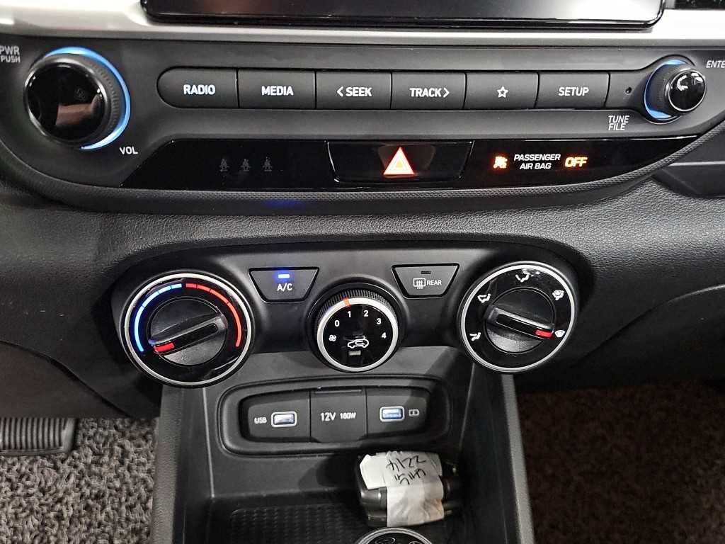 HYUNDAI Venue - Vista 10