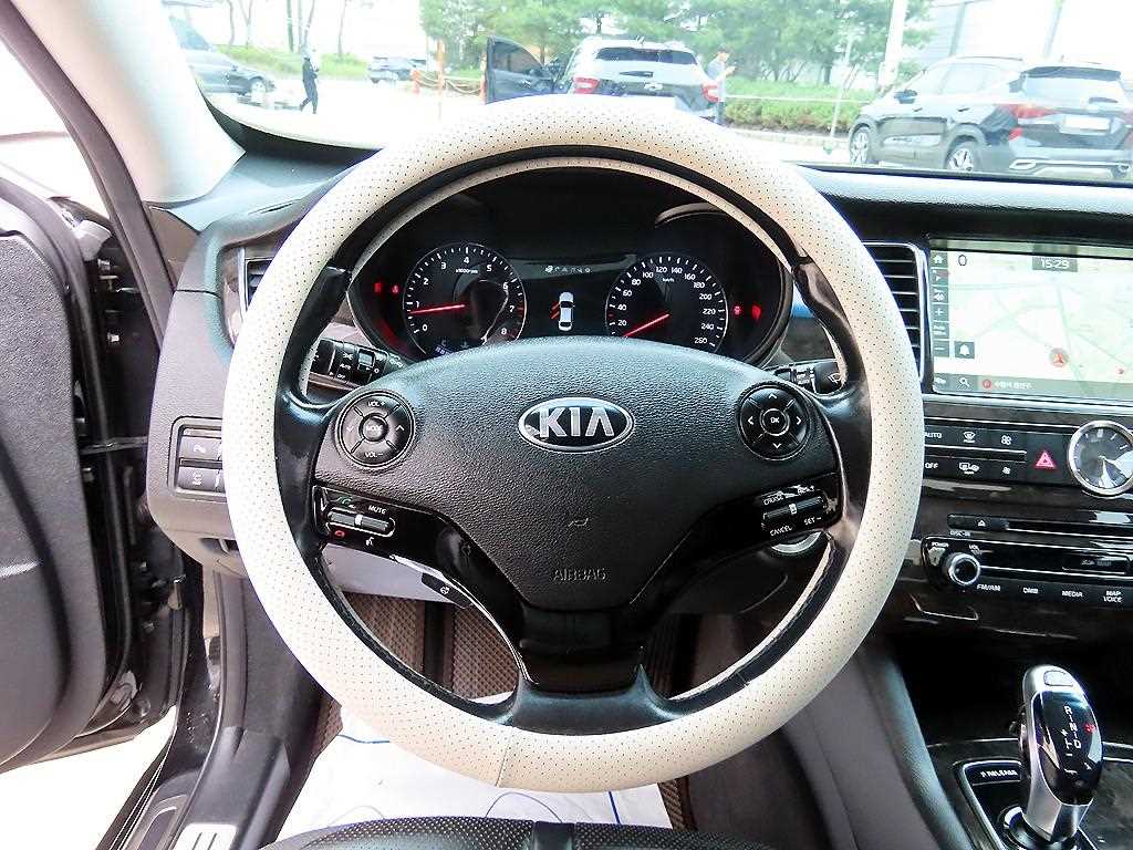 KIA K9 - Vista 8