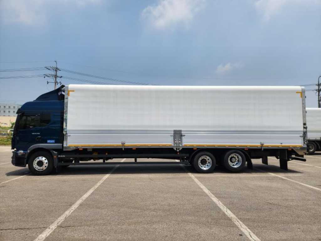 medium and large cargo truck - Vista 4