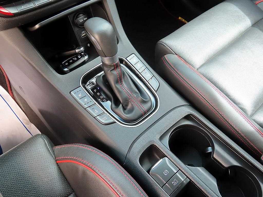HYUNDAI i30 - Vista 10