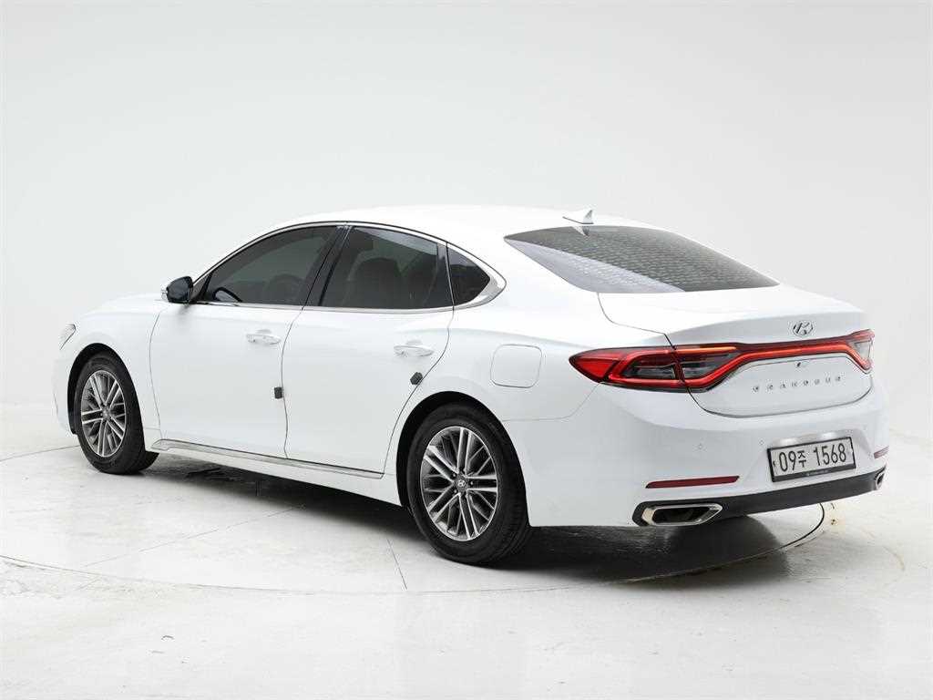 HYUNDAI Grandeur - Vista 4