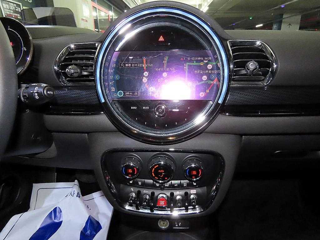 Mini Clubman - Vista 11
