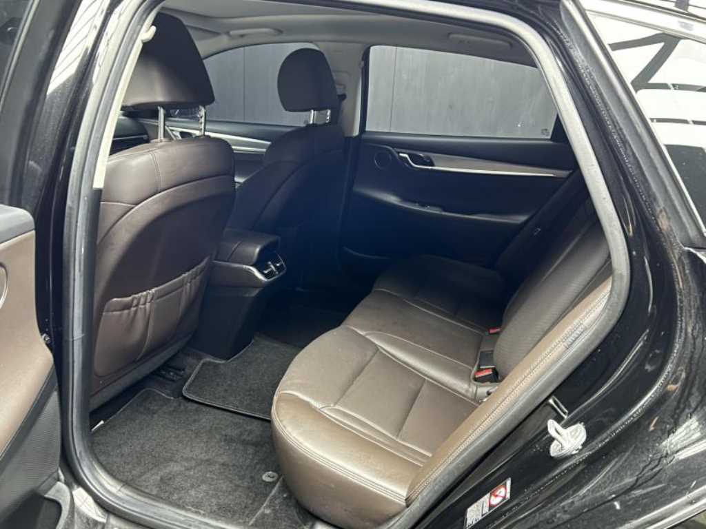 HYUNDAI Grandeur - Vista 5