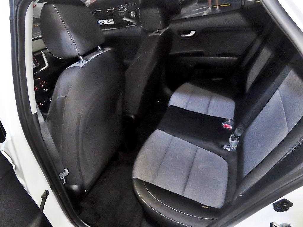 KIA Stonic - Vista 7