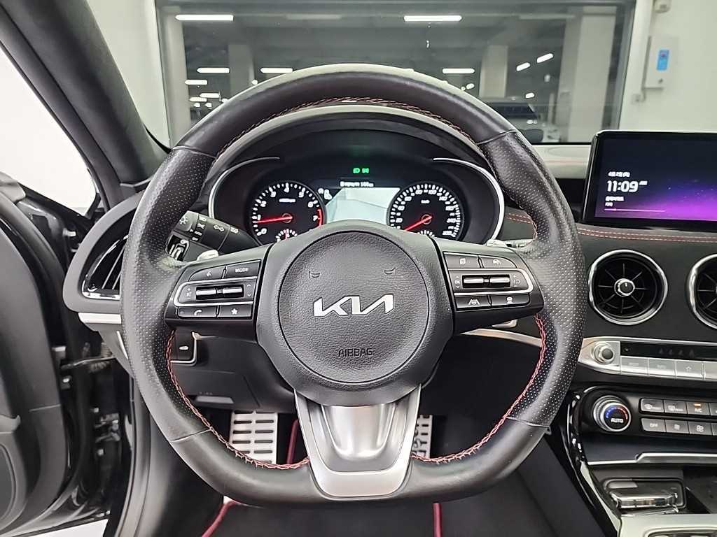 KIA Stinger - Vista 9